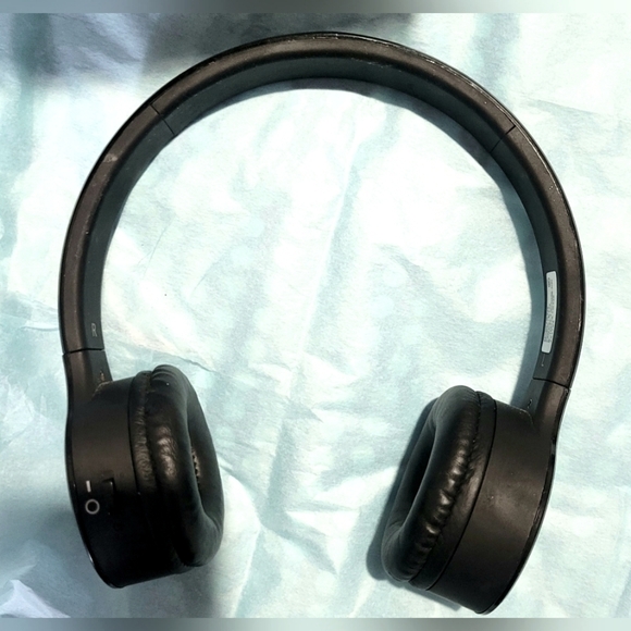 Bluetooth  rechargeable black headphones - Picture 3 of 8